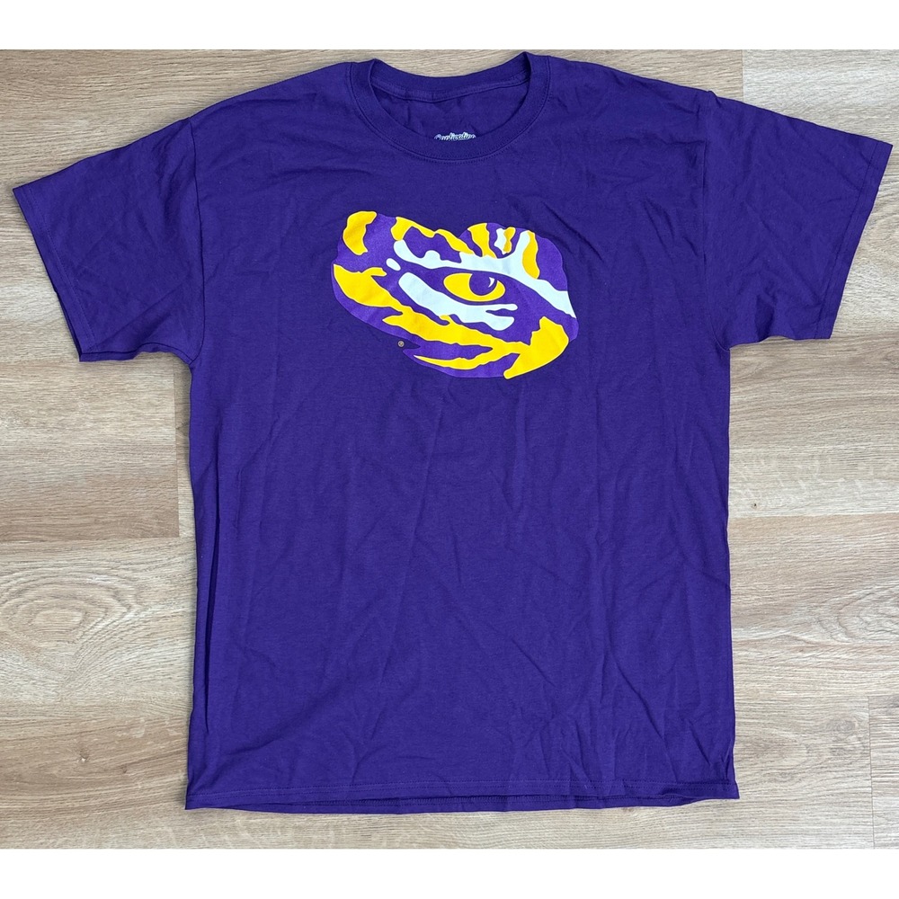 NWOT Men's Captivating LSU Tigers Tiger Eye Tee - Large - Purple